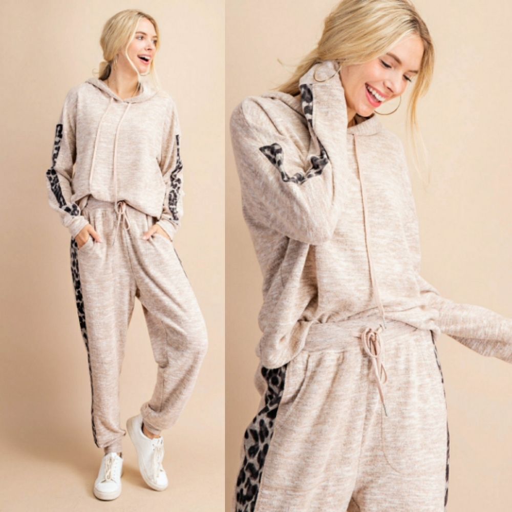 Wild Dreams Leopard Stripe Loungewear Joggers - Picture 7 of 11